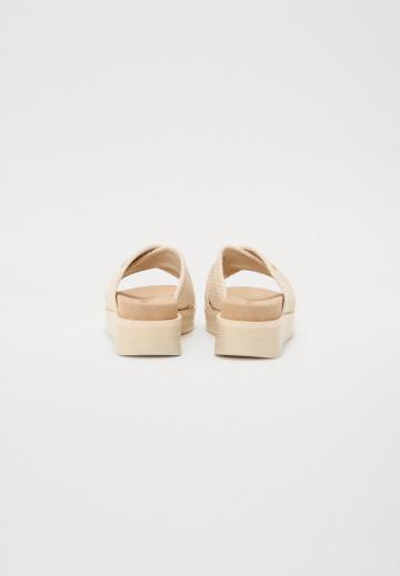 Гандбольные кроссовки