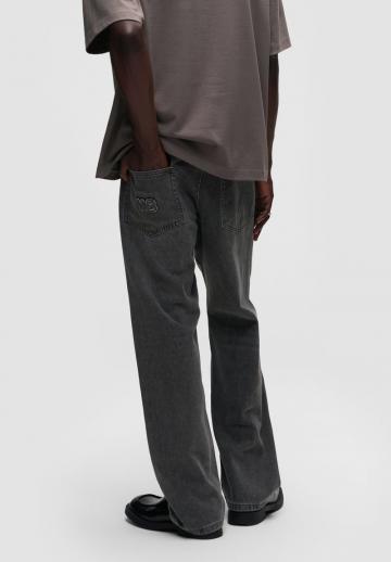 Прямые джинсы