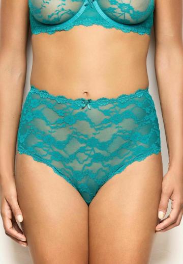 Трусы на бедрах