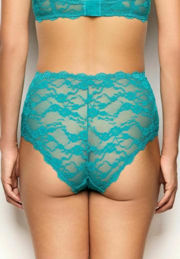 Трусы на бедрах