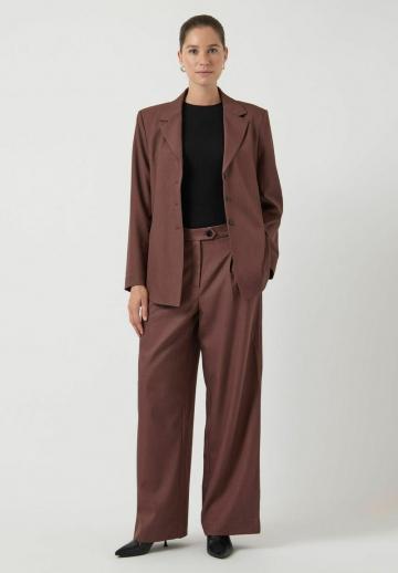 Короткое пальто