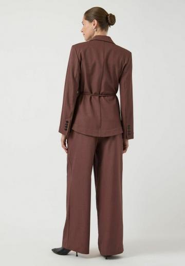 Короткое пальто