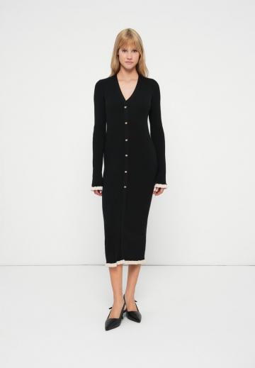 Вязаное платье