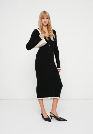 Вязаное платье