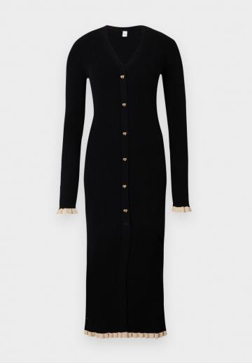 Вязаное платье