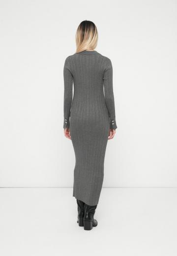 Вязаное платье