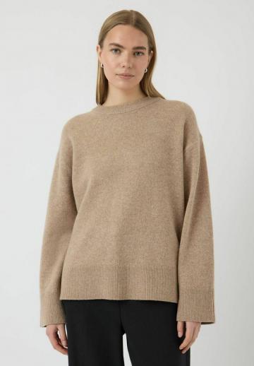 Длинный пуловер