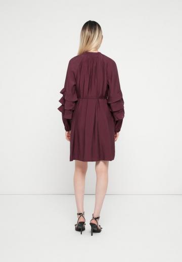 Короткое платье