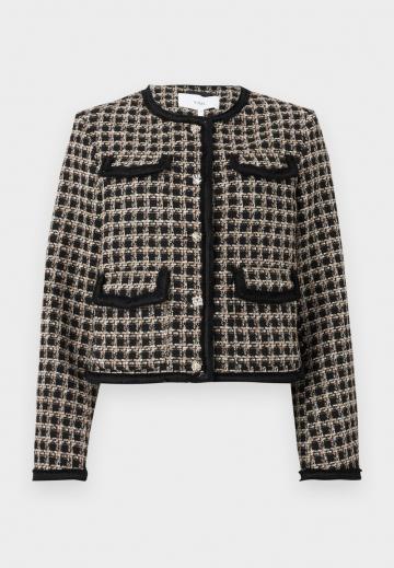 Блейзер с накладными карманами