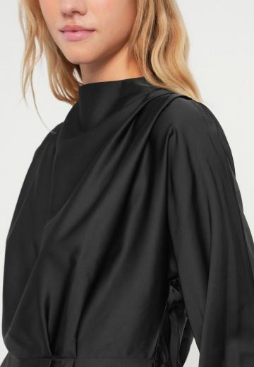 Атласная блузка