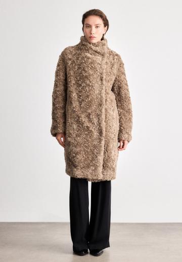 Шерстяное пальто