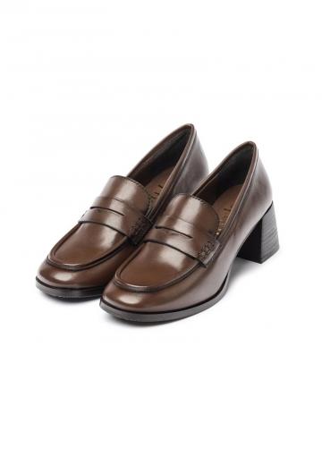 Туфли с высоким носом