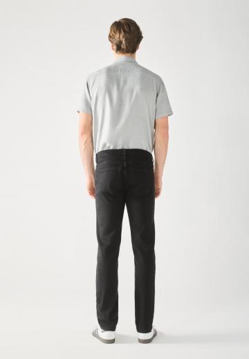 Узкие джинсы