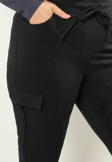 Брюки с накладными карманами