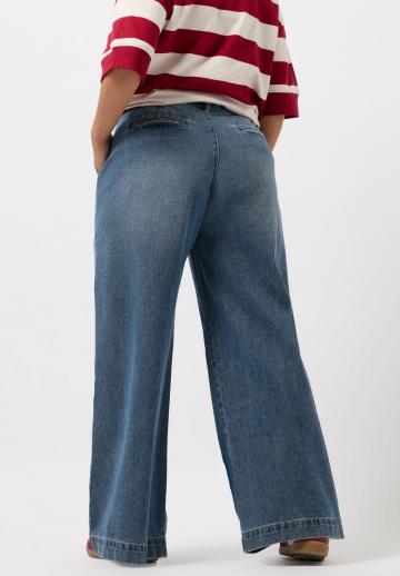 Свободные джинсы
