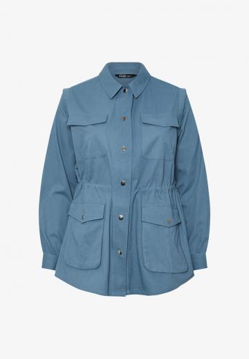 Куртка с накладнымит карманами