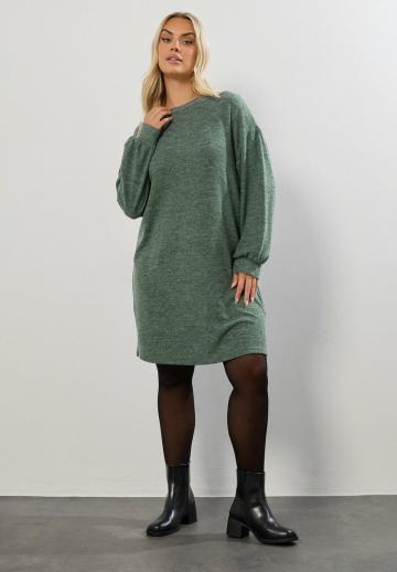 Вязаное платье