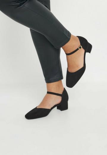 Туфли с ремешком