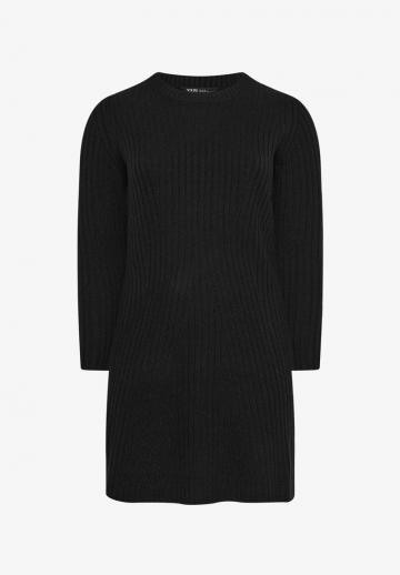 Вязаное платье