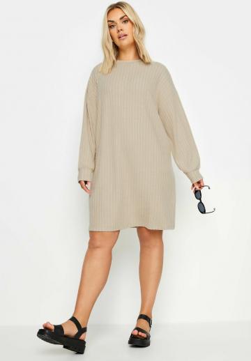 Вязаное платье