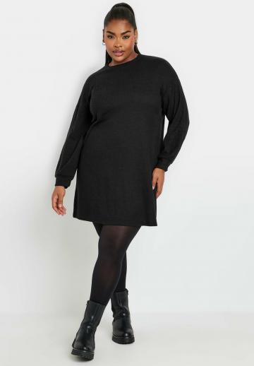 Вязаное платье