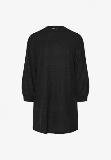 Вязаное платье