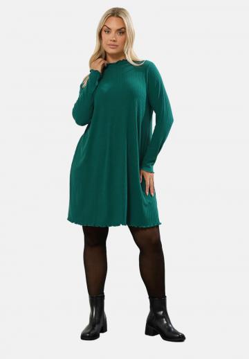 Вязаное платье