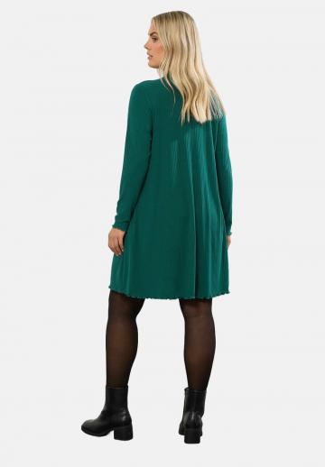 Вязаное платье