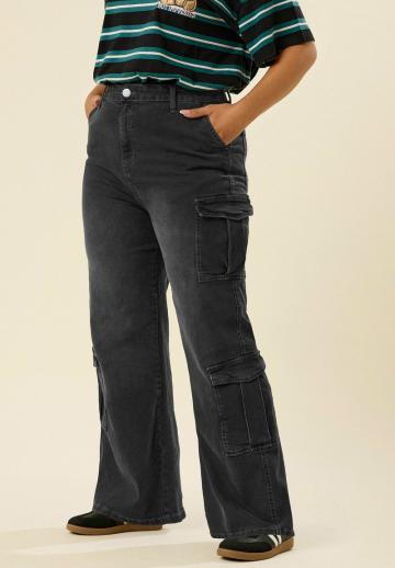 Клешеные джинсы