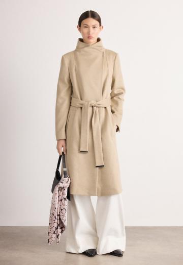 Шерстяное пальто