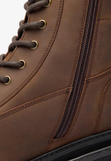 Ботинки на шнуровке