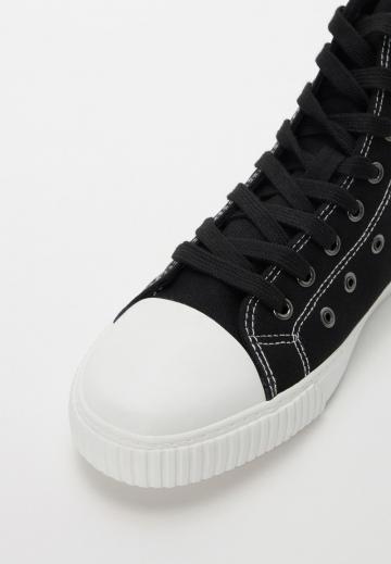 Гандбольные кроссовки