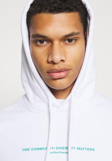 Пуловер с капюшоном