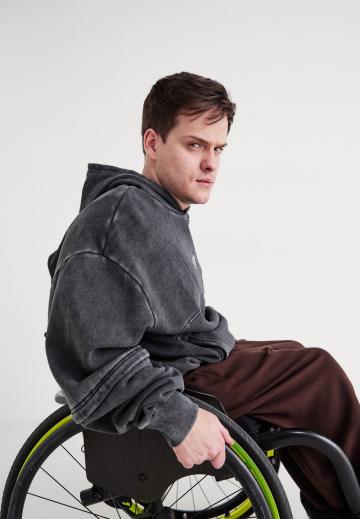 Пуловер с капюшоном