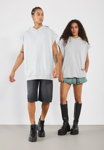 Пуловер с капюшоном