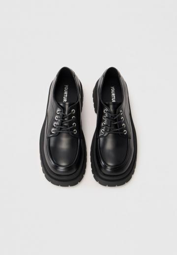 Ботинки на шнуровке