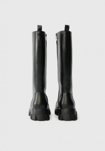 Сапоги на шнуровке