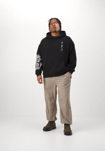 Пуловер с капюшоном