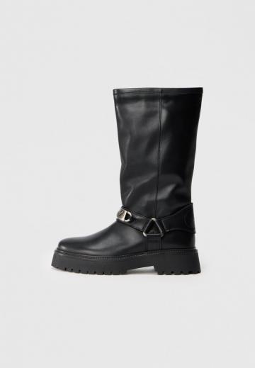 Ковбойские сапоги