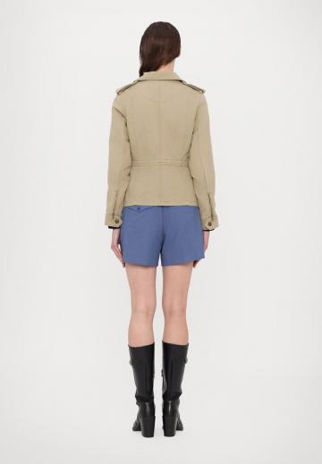 Куртка с накладнымит карманами