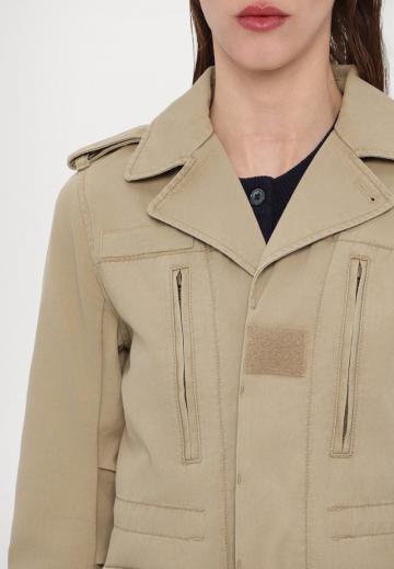 Куртка с накладнымит карманами