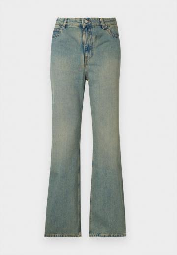 Клешеные джинсы