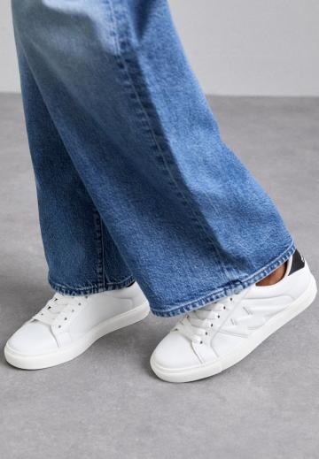 Гандбольные кроссовки