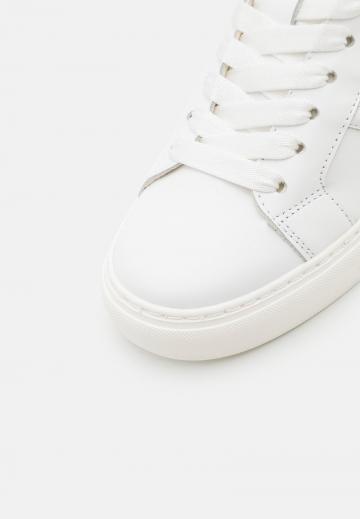 Гандбольные кроссовки