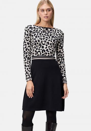 Вязаное платье