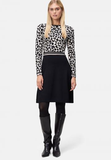 Вязаное платье