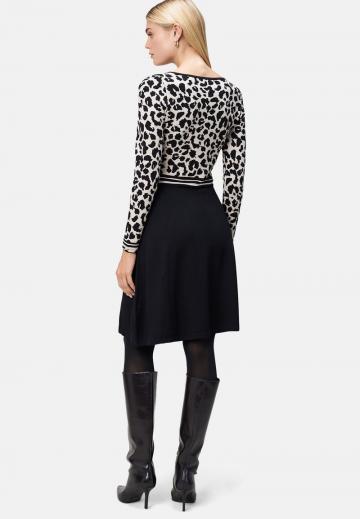 Вязаное платье