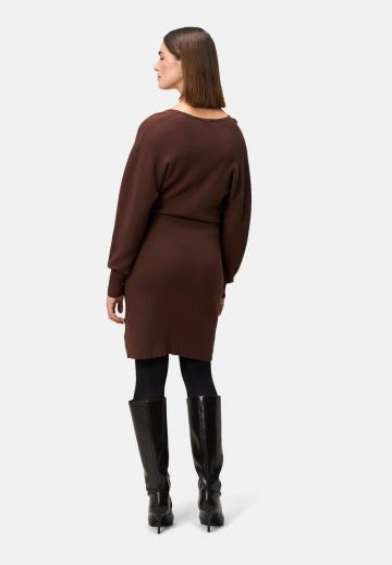 Вязаное платье