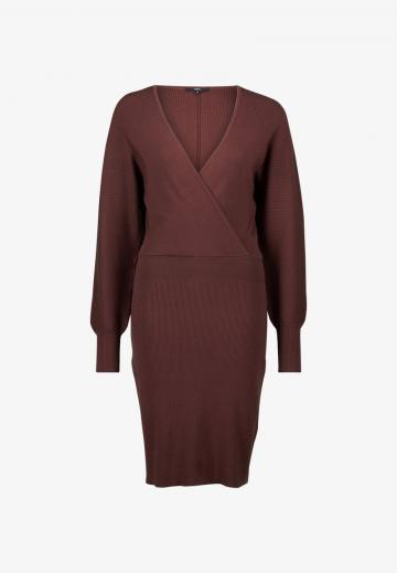 Вязаное платье