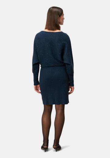 Вязаное платье